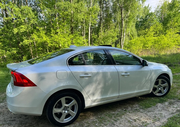 Volvo S60 cena 61500 przebieg: 162000, rok produkcji 2015 z Chorzów małe 254